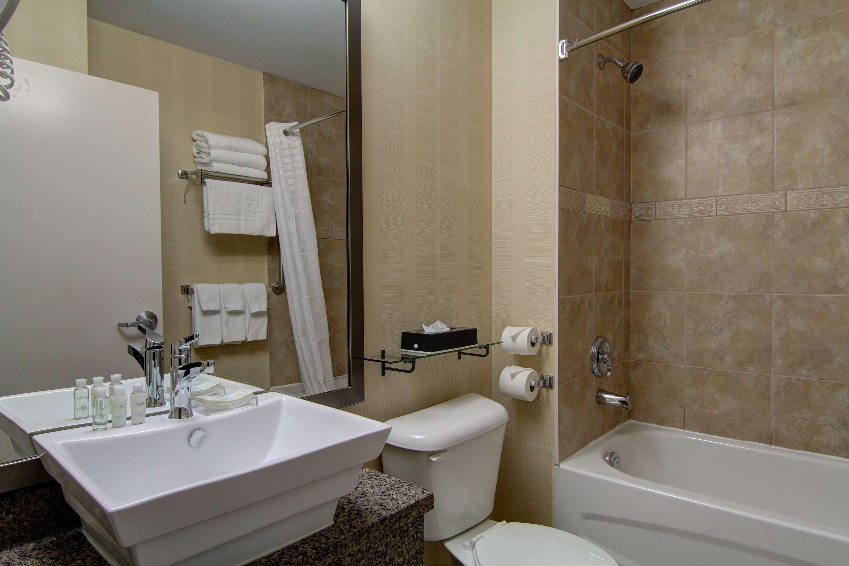 Best Western Plus Bowmanville Eksteriør billede