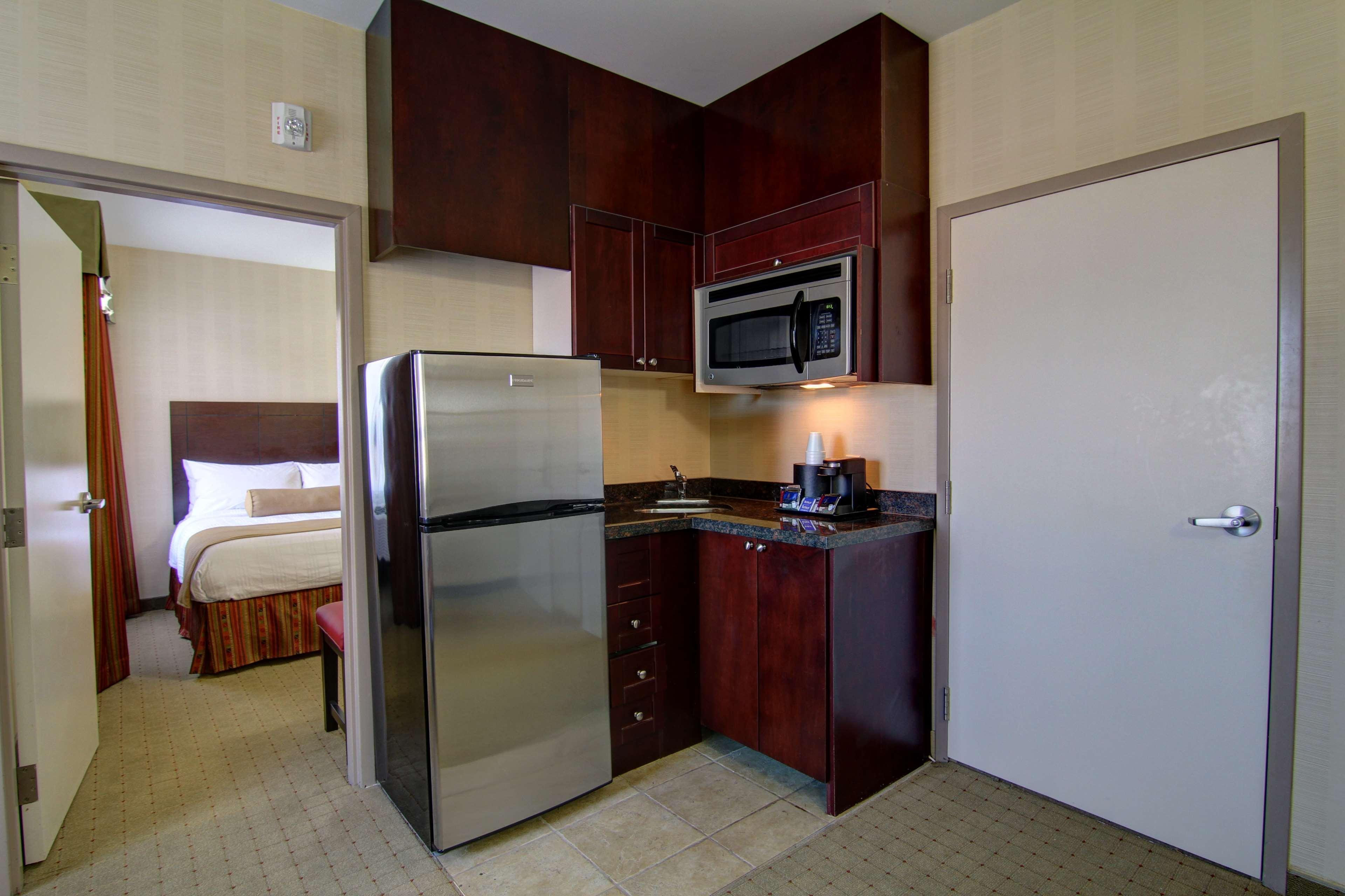 Best Western Plus Bowmanville Eksteriør billede