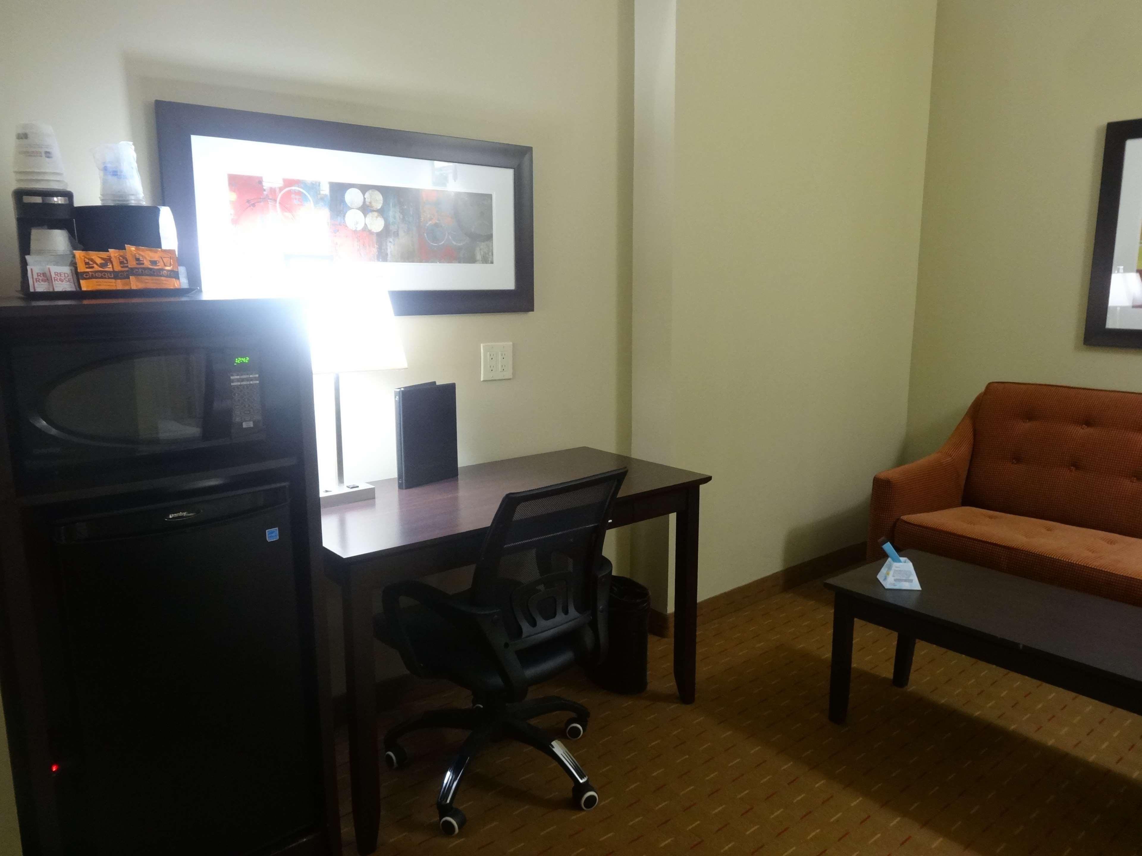 Best Western Plus Bowmanville Eksteriør billede