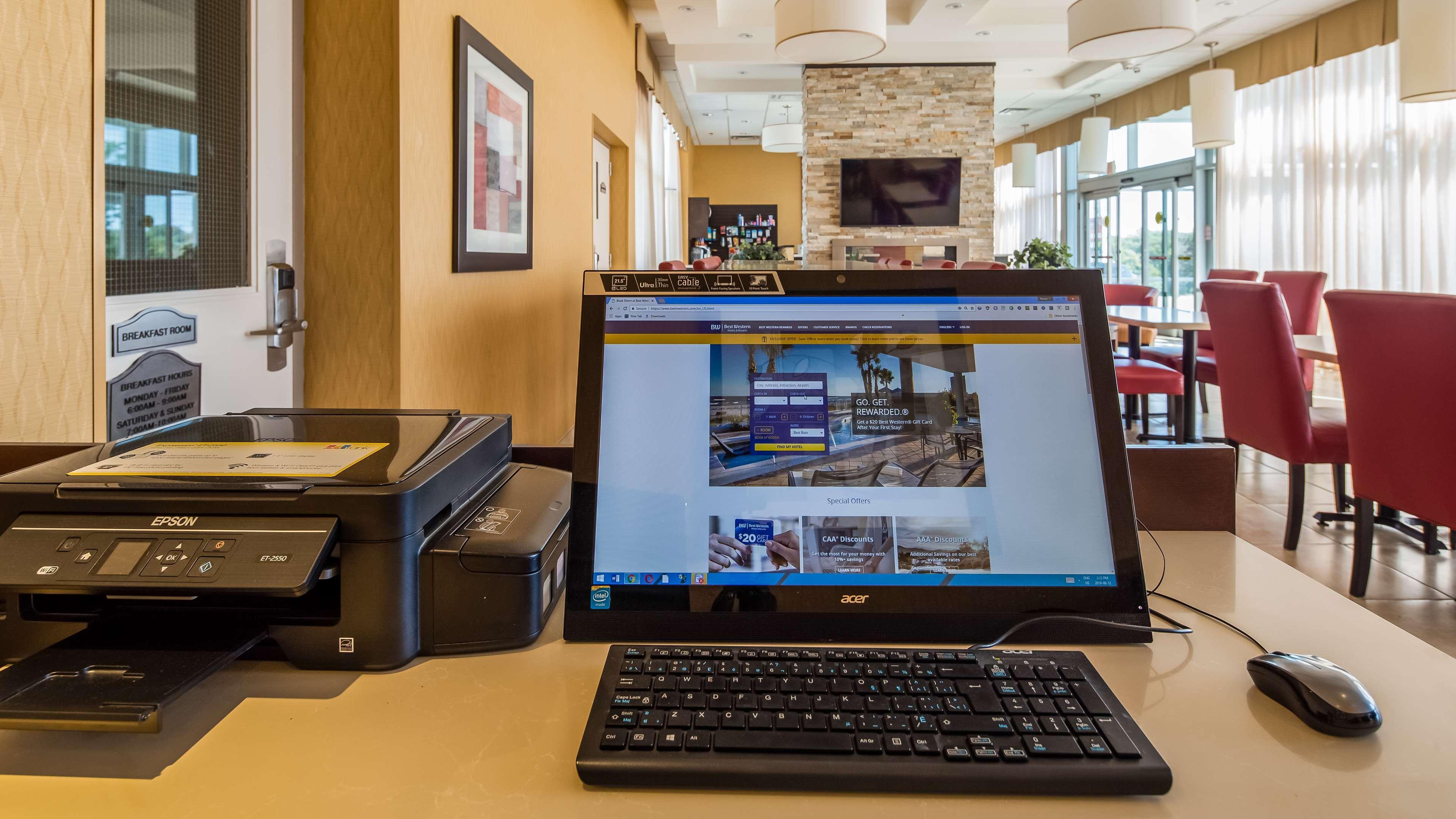 Best Western Plus Bowmanville Eksteriør billede