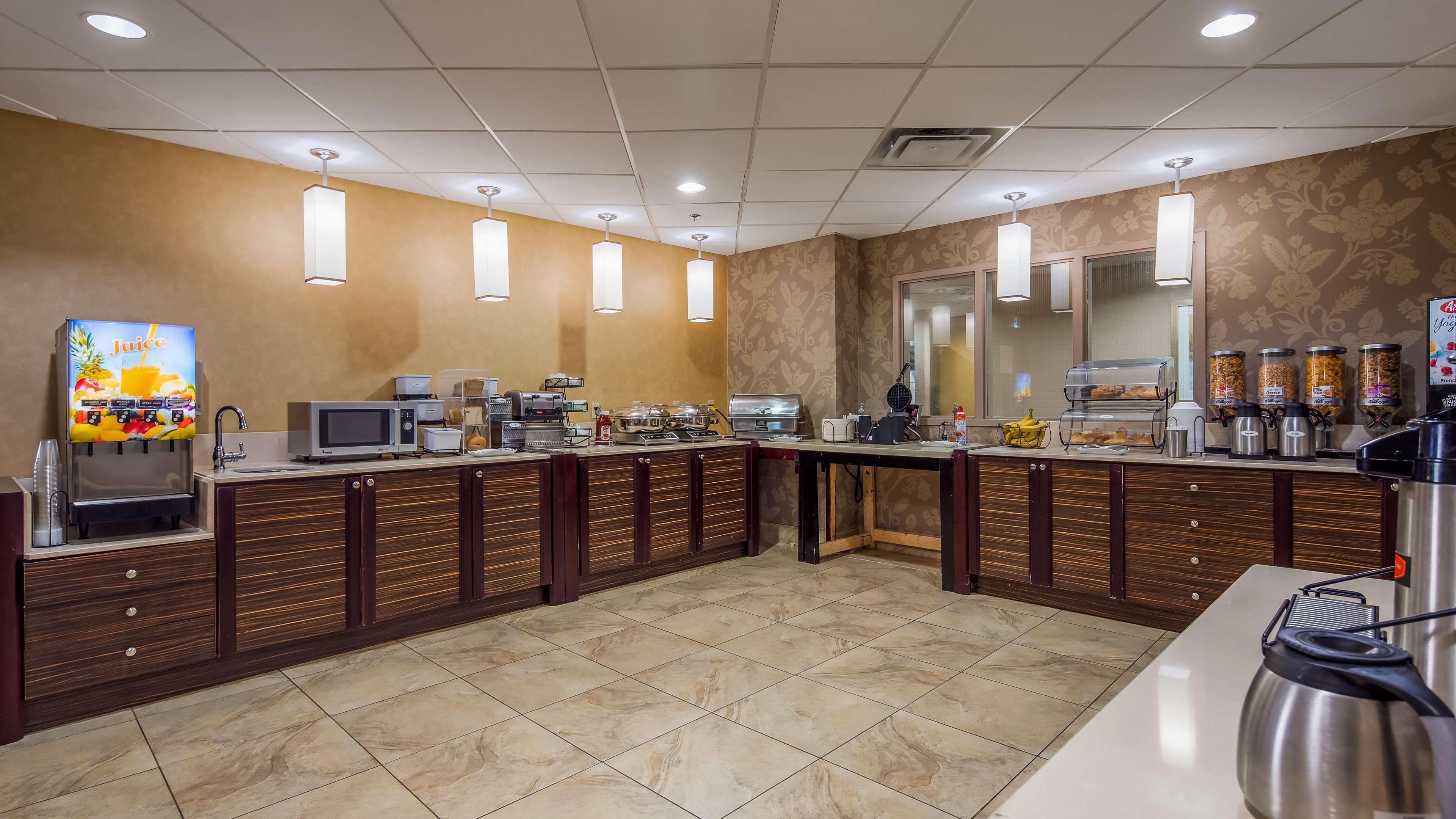 Best Western Plus Bowmanville Eksteriør billede