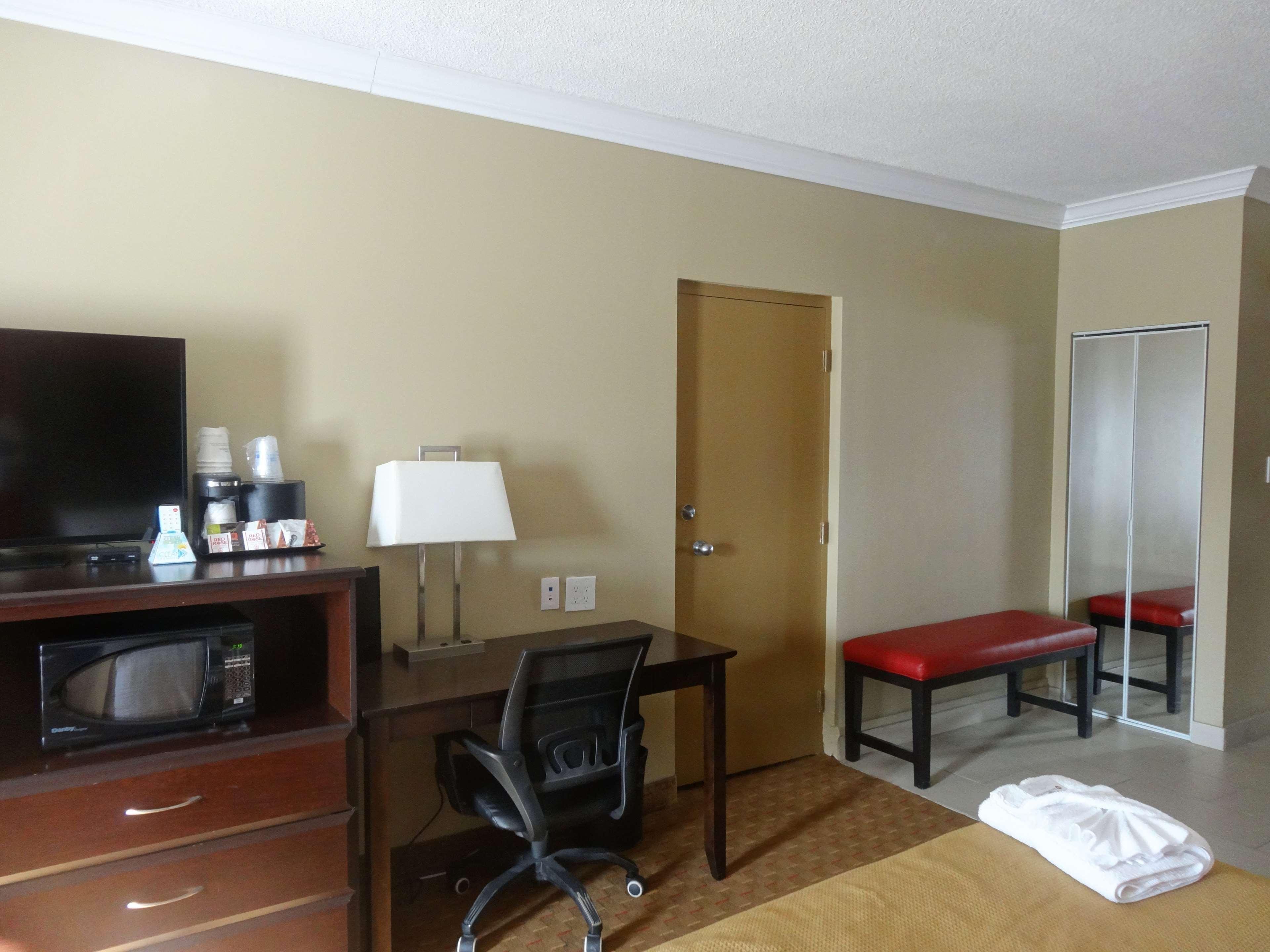 Best Western Plus Bowmanville Eksteriør billede