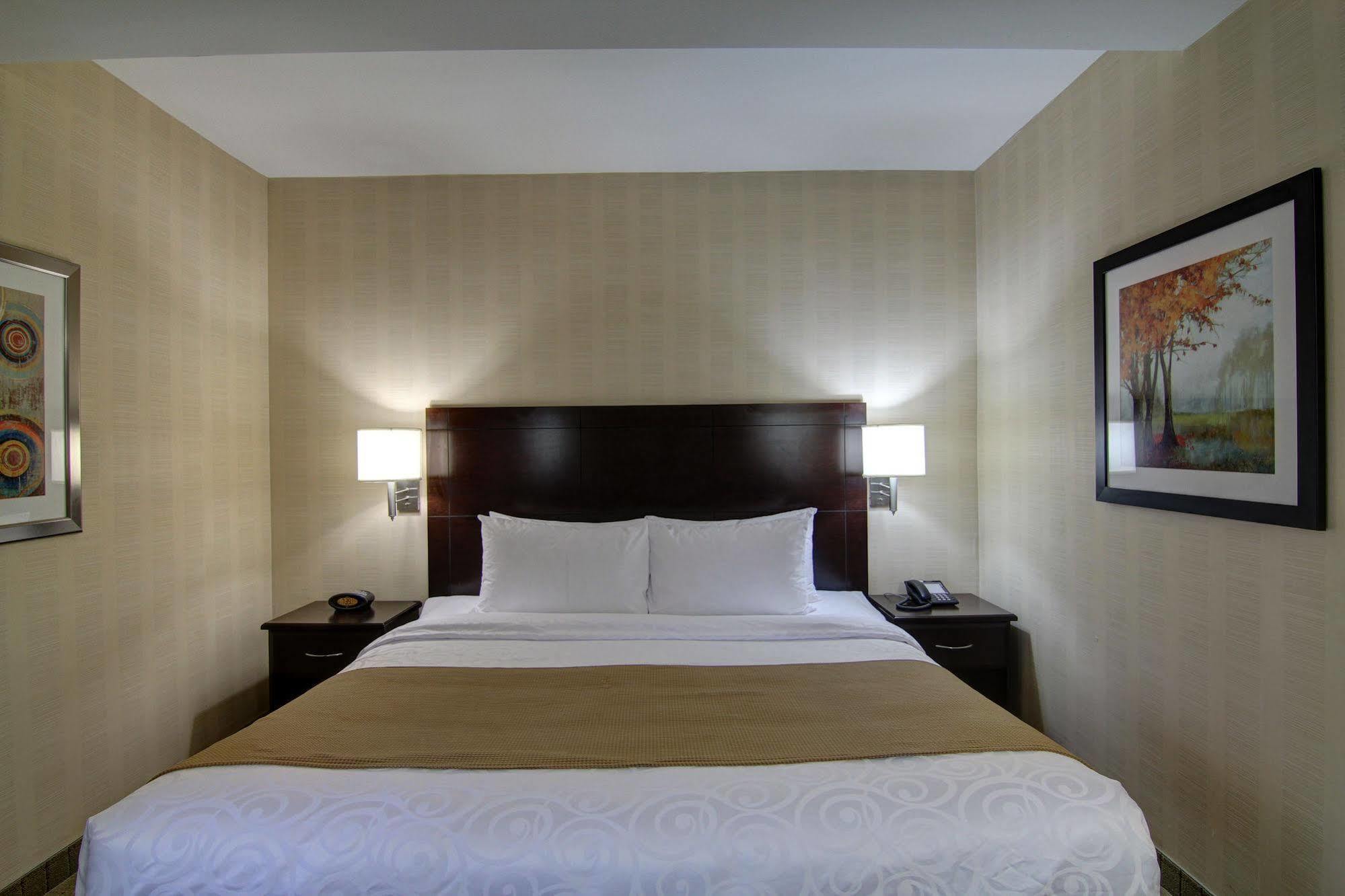 Best Western Plus Bowmanville Eksteriør billede